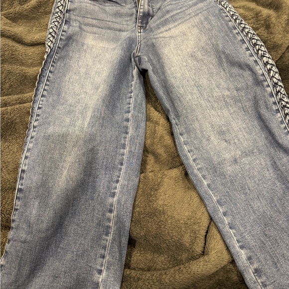 Judy Blue Size 6 Cropped Braided straight/wide leg jeans. These are adorable!! - Picture 2 of 6